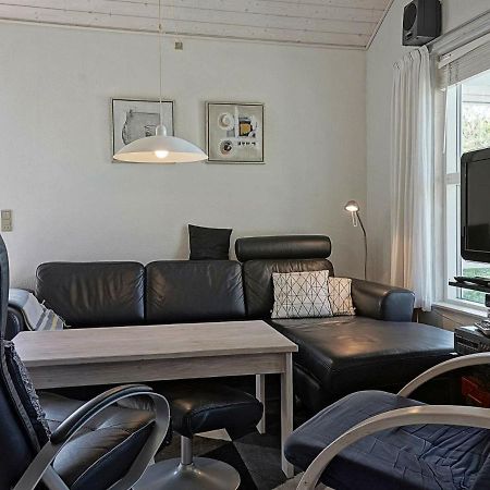 Three-Bedroom Holiday Home In Hasle 3 Vang  Exteriör bild