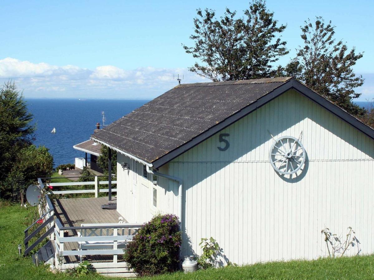 Three-Bedroom Holiday Home In Hasle 3 Vang  Rum bild